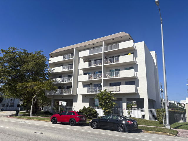 The Normandy Condo photo 2